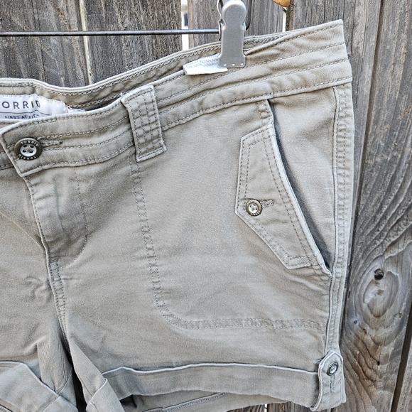 Torrid Women's Tan Shorts Size 18 - Picture 5 of 16